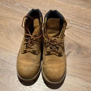 Timberland 6inch wheat boots, tons of wear left